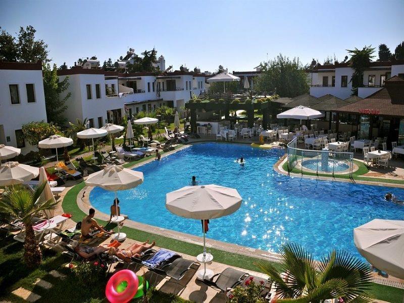 Cherry Apartments Тургутрейс Экстерьер фото